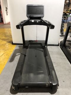 LIFE FITNESS INTEGRITY SERIES DELUXE TREADMILL c/w DISCOVER SE3HD CONSOLE