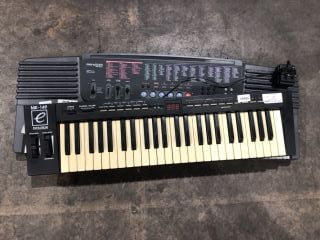 EVOLUTION MK-149 MIDI KEYBOARD PEAVEY VYPYR VIP 3 GUITAR AMPLIFIER GENEXXA PK-210 ELECTRONIC KEYBOARD