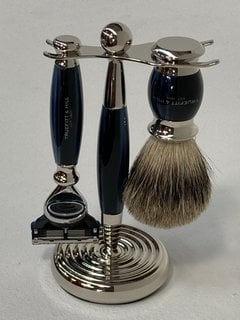 TRUEFITT & HILL EDWARDIAN MENS RAZOR & BRUSH SET IN BLUE FUSION - RRP £198.00 (PLEASE NOTE: 18+YEARS ONLY. ID MAY BE REQUIRED): LOCATION - FRONT BOOTH