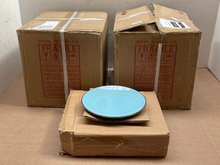 2 X SETS OF TABLEWARE INCLUDING PLATES & BOWLS IN BLUE: LOCATION - A3