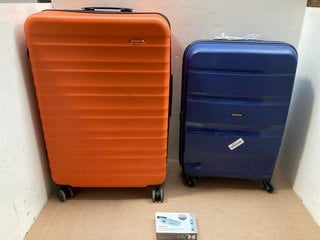 3 X ITEMS TO INCLUDE LARGE HARDSHELL SUITCASE IN ORANGE: LOCATION - A12