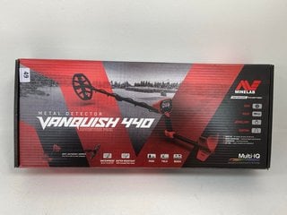 MINELAB 440 VANQUISH PINPOINTING METAL DETECTOR - RRP £300: LOCATION - FRONT BOOTH