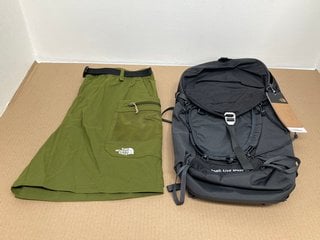 THE NORTH FACE MENS CLASS SHORTS IN FOREST GREEN - UK SIZE LARGE TO INCLUDE NEXTVENT TRIAL LITESPEED BACKPACK IN BLACK: LOCATION - B6