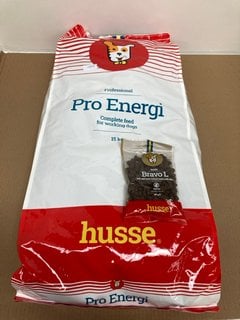 HUSSE PRO ENERGI 15KG COMPLETE FEED DRY DOG FOOD BAG - BBE 13/06/2025 TO INCLUDE HUSSE BRAVO L DOG TREATS - BBE 05/06/2025: LOCATION - B6