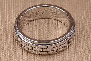 HOXTON MENS SILVER STERLING BRICK PATTERNED SPINNING RING - RRP £100: LOCATION - B3