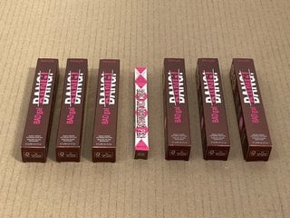 7 X BENEFIT MAKEUP ITEMS TO INCLUDE BROW MICRO FILLING PEN IN MEDIUM BROWN: LOCATION - B1