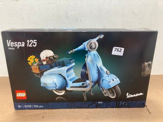 LEGO 1960'S VESPA 125: LOCATION - C5