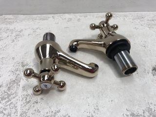 PAIR OF TRADITIONAL CROSSHEAD BATH/BASIN PILLAR TAPS IN GOLD - RRP £180: LOCATION - RACKING 3