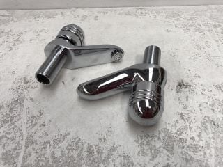 PAIR OF ALL CHROME BATH/BASIN PILLAR TAPS - RRP £120: LOCATION - RACKING 3