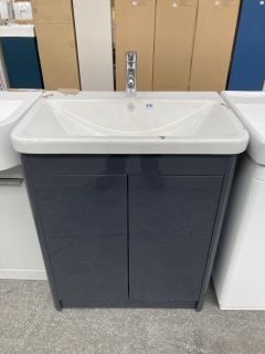 (COLLECTION ONLY) FLOOR STANDING 2 DOOR SINK UNIT IN GLOSS GREY WITH A 710 X 460MM 1TH CERAMIC BASIN COMPLETE WITH A MONO BASIN MIXER TAP & CHROME SPRUNG WASTE - RRP £795: LOCATION - D4