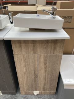 (COLLECTION ONLY) FLOOR STANDING 2 DOOR COUNTERTOP SINK UNIT IN OAK & WHITE 500 X 390MM WITH A STH COUNTERTOP BASIN COMPLETE WITH A MONO BASIN MIXER TAP & CHROME SPRUNG WASTE - RRP £645: LOCATION - D