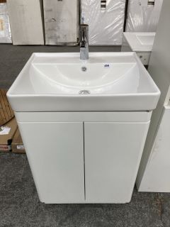 (COLLECTION ONLY) FLOOR STANDING 2 DOOR SINK UNIT IN WHITE WITH A 600 X 480MM 1TH CERAMIC BASIN COMPLETE WITH A MONO BASIN MIXER TAP IN CHROME WITH POP UP WASTE - RRP £755: LOCATION - D4