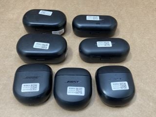 7 X PAIRS OF BOSE IN EAR PODS IN CASES: LOCATION - F6