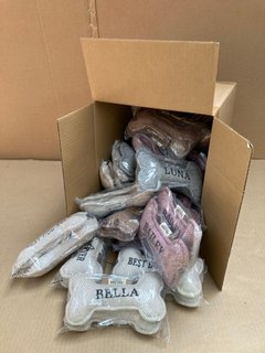 BOX OF PERSONALISED SQUEAKY BONE DOG TOYS IN VARIOUS COLOURS: LOCATION - E5