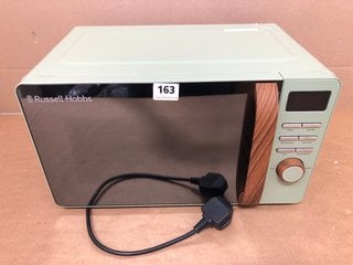 COMFEE 700W 20L COMPACT DESIGN MICROWAVE OVEN - MODEL- CM-M202RAF: LOCATION - WH9