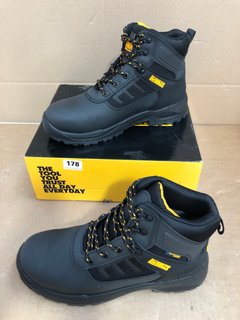 DEWALT STEEL TOE CAPPED ANKLE SUPPORTED REINFORCED LACED SAFETY BOOTS IN BLACK - SIZE UK 9: LOCATION - WH10