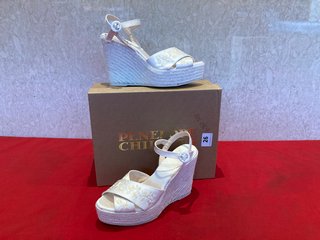 PENELOPE CHILVERS SANTORINI ATELIER SATIN EMBROIDERED ESPADRILLES IN IVORY - SIZE UK5 - RRP £159: LOCATION - BOOTH