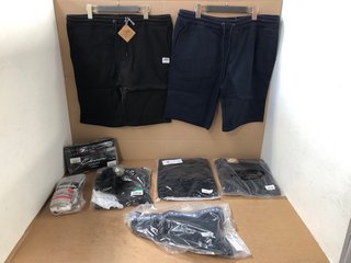 QTY OF ASSORTED MENS CLOTHING IN VARIOUS SIZES TO INCLUDE CLOSURE LONDON 5 PACK BOXER SHORTS - SIZE UK XXL: LOCATION - H1