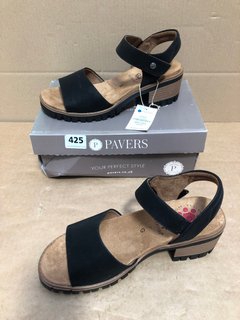 PAVERS WOMENS BLACK AND BROWN HEELED PLATFORM SANDALS - UK SIZE: 7: LOCATION - G1