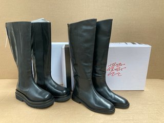 JOHN LEWIS & PARTNERS TOBAGO LEATHER BOOTS IN BLACK - SIZE 7 TO INCLUDE VIOLETTA LEATHER BOOTS IN BLACK - SIZE 7: LOCATION - G4