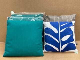 5 X JOHN LEWIS & PARTNERS OUTDOOR CUSHIONS IN VARIOUS DESIGNS: LOCATION - G8