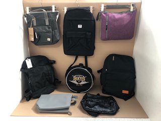 QTY OF ASSORTED BAGS/BACKPACKS TO INCLUDE ZHXX BLACK WATERPROOF BACKPACK - SIZE: 40 X 20 X 25: LOCATION - WH1