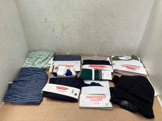 QTY OF ASSORTED JOHN LEWIS & PARTNERS MENS CLOTHING IN VARIOUS SIZES TO INCLUDE WOVEN JOGGERS IN BLUE STRIPE- UK SIZE M: LOCATION - G14