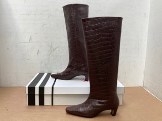 JOHN LEWIS & PARTNERS SYNDIE LEATHER LONG BOOTS IN BROWN - UK SIZE 5 : RRP £169.00: LOCATION - G15