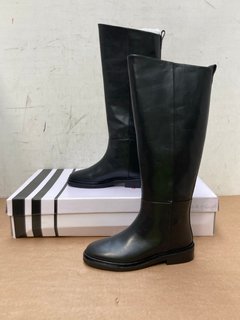 JOHN LEWIS & PARTNERS TOBAGO LONG BOOTS IN BLACK LEATHER - UK SE 4 : RRP £149.00: LOCATION - G15