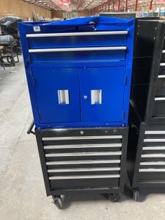 6 DRAWER WHEELED TOOL CHEST IN BLACK TO INCLUDE 2 DOOR 2 DRAWER TOOL CHEST IN BLUE: LOCATION - B1