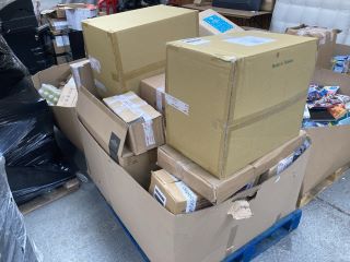 PALLET OF ASSORTED ITEMS TO INCLUDE BOX OF 500ML BIOPLASTIC DELI POTS: LOCATION - A2 (KERBSIDE PALLET DELIVERY)