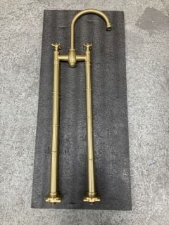 FLOOR STANDING BATH FILLER IN BRUSHED BRASS: LOCATION - A4