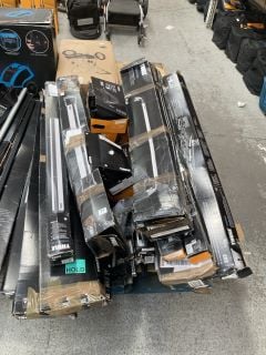 PALLET OF ASSORTED ROOF BARS TO INCLUDE THULE WINGBAR EVO ROOF BAR: LOCATION - B2 (KERBSIDE PALLET DELIVERY)