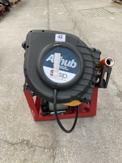 (COLLECTION ONLY) 2 X ASSORTED ITEMS TO INCLUDE AIRHUB WALL MOUNTED AIR COMPRESSOR: LOCATION - B2