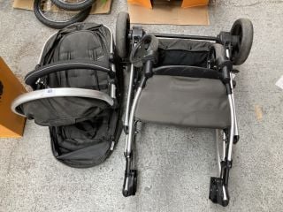 HAUCK DUETT 2 TANDEM PUSHCHAIR IN BLACK RRP - £349: LOCATION - B2