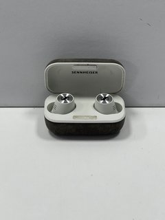 SENNHEISER MOMENTUM 2 WIRELESS EARPHONES IN WHITE: MODEL NO M3IETW2C (UNIT ONLY) [JPTM123044]