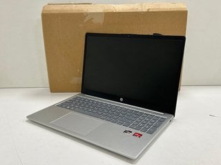 HP 15-FC0008NA 256GB LAPTOP IN SILVER: MODEL NO 893D9EA#ABU (WITH BOX & CHARGER CABLE, SPARES & REPAIRS) AMD RYZEN 5 7520U @ 2.80GHZ, 8GB RAM, 15.6" SCREEN [JPTM122006]