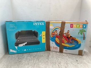 INTEX WET SET COLLECTION CHILDRENS PLAY POOL SET TO INCLUDE INTEX PULL OUT SOFA FURNITURE SET: LOCATION - E9