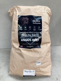 SKYLOS HIGH FRESH MEAT CONTENT GRAIN FREE ANGUS BEEF DRIED DOG FOOD PACK 15KG: LOCATION - E4