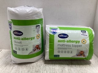 2 X ASSORTED SILENT NIGHT ITEMS TO INCLUDE KING SIZE AND DOUBLE SIZE ANTI ALLERGY MATTRESS TOPPER AND DUVET: LOCATION - H16