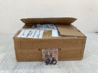 BOX OF PLASTIC COG AND SCREW CONNECTOR PIECE KITS: LOCATION - F3