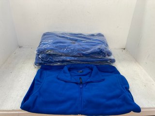 5 X ADULT CLASSIC ZIP UP FLEECE JACKETS IN BLUE SIZE: L AND 2XL: LOCATION - F4