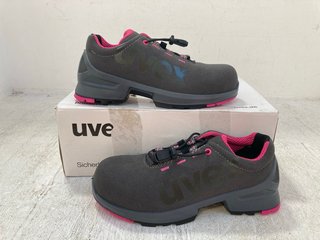 UVEX WOMENS 1 STEEL TOE PROTECTIVE TRAINERS IN GREY/PINK SIZE: 5: LOCATION - F4