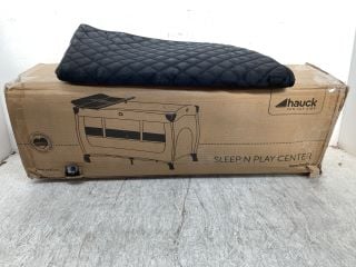 RHINEGOLD QUILTED COVER IN BLACK TO INCLUDE HAUCK SLEEP N PLAY CENTER TRAVEL COT: LOCATION - G4