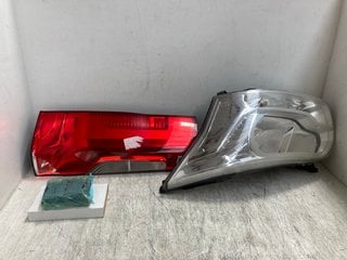 3 X ASSORTED VEHICLE ITEMS TO INCLUDE LARGE EXTERIOR HEADLIGHT: LOCATION - G6