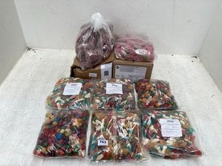 8 X ASSORTED SWEET PACKS TO INCLUDE MALACO SUGARED STRAWBERRIES 3000G BB: 06/26: LOCATION - G9