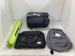 4 X ASSORTED OUTDOOR AND CAMPING ITEMS TO INCLUDE JANSPORT CANVAS BACKPACK IN DARK GREY: LOCATION - E18