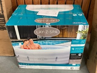 LAY-Z-SPA VEGAS PORTABLE HOT TUB SPA SET - RRP £499: LOCATION - D7