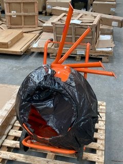 INDUSTRIAL STYLE BARREL CEMENT MIXER IN BRIGHT ORANGE FINISH: LOCATION - D7 (KERBSIDE PALLET DELIVERY)