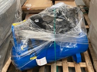 100 LITRE 150PSI BELT DRIVEN 10 BAR 2200W 3HP TWIN CYLINDER WOLF DAKOTA AIR COMPRESSOR - RRP £349: LOCATION - D7 (KERBSIDE PALLET DELIVERY)